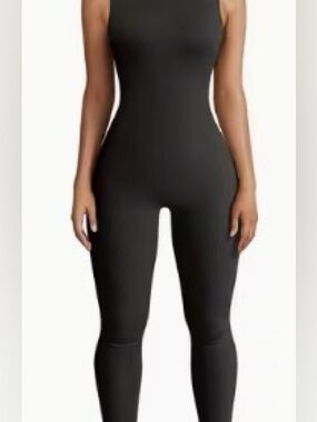 Everyday Black Sleeveless Fitted Jumpsuit